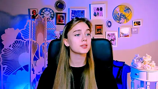 Snapshot of JuneWoods chatting on 11.14.25 JuneWoods online show from 11.14.25