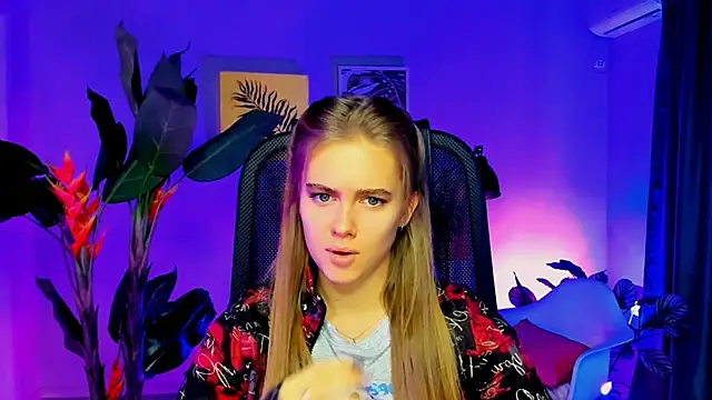 JuneWoods online show from 11.19.25