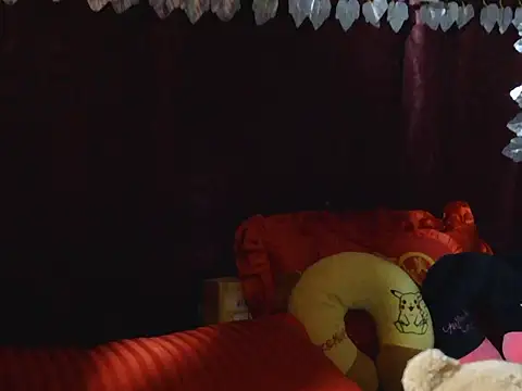 Snapshot of Kristinalui chatting on 10.08.25 Kristinalui online show from 10.08.25