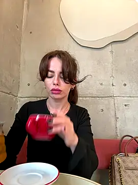 Brilliant-Dew-Kiss online show from 09.28.25