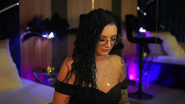 MistyWooods online show from 10.18.25