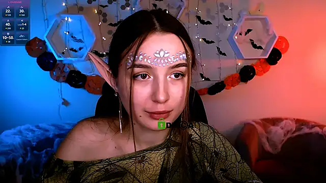 Snapshot of leslie_bird chatting on 10.21.25 leslie bird online show from 10.21.25