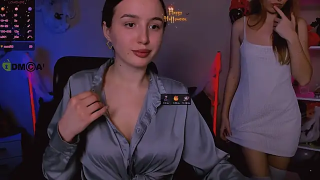 Snapshot of leslie_bird chatting on 10.28.25 leslie bird online show from 10.28.25