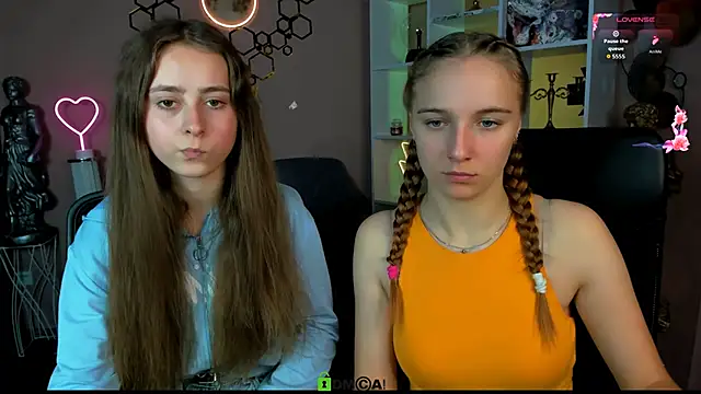 Snapshot of rebecca_smile chatting on 10.17.25 rebecca smile online show from 10.17.25