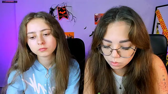 Snapshot of rebecca_smile chatting on 10.22.25 rebecca smile online show from 10.22.25