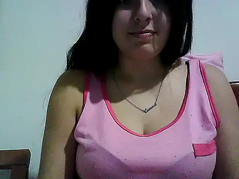 Snapshot of larj021bb chatting on 10.31.25 larj021bb online show from 10.31.25