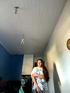 Snapshot of larj021bb chatting on 11.17.25 larj021bb online show from 11.17.25