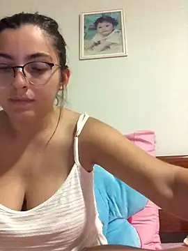 Snapshot of larj021bb chatting on 11.21.25 larj021bb online show from 11.21.25