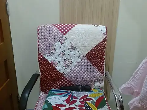 Snapshot of wildJean_Fantasy18x chatting on 10.13.25 wildJean Fantasy18x online show from 10.13.25