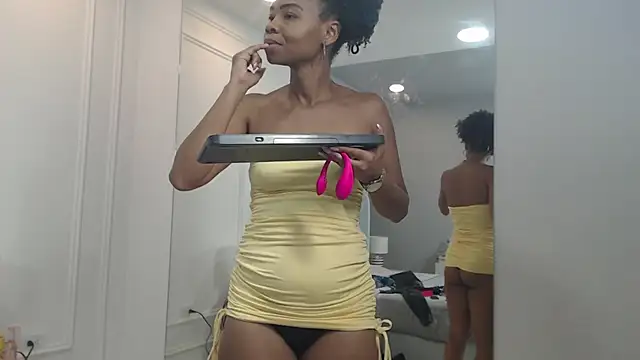 Snapshot of ChantalGarner chatting on 10.13.25 ChantalGarner online show from 10.13.25