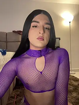 Snapshot of Dania_Oconor chatting on 10.31.25 Dania Oconor online show from 10.31.25