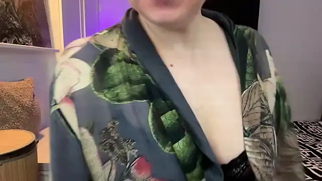 Snapshot of Goddess_EvaX chatting on 09.27.25 Goddess EvaX online show from 09.27.25