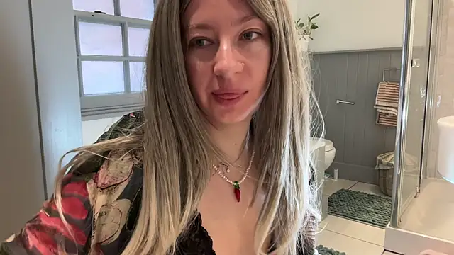 Snapshot of Goddess_EvaX chatting on 10.31.25 Goddess EvaX online show from 10.31.25