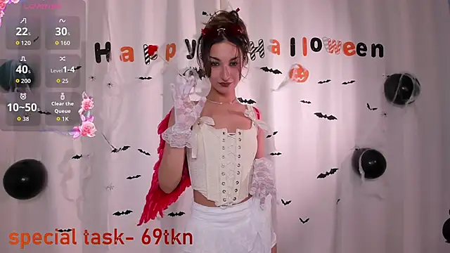 Snapshot of softly_bold chatting on 10.27.25 softly bold online show from 10.27.25