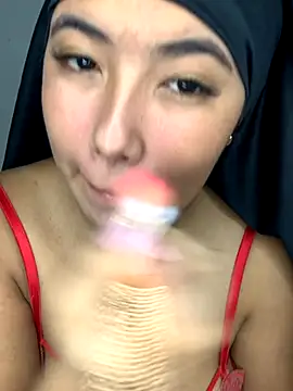 Snapshot of Samara__Amir chatting on 10.19.25 Samara Amir online show from 10.19.25