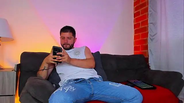 TomSloam online show from 10.17.25