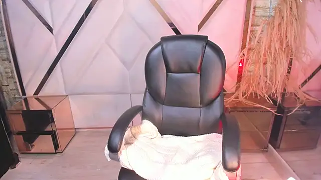 Snapshot of Irina_Rouse chatting on 11.06.25 Irina Rouse online show from 11.06.25