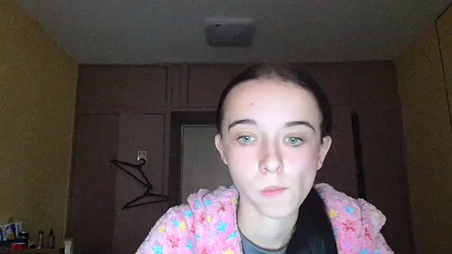 Snapshot of Emilia_Light chatting on 10.13.25 Emilia Light online show from 10.13.25