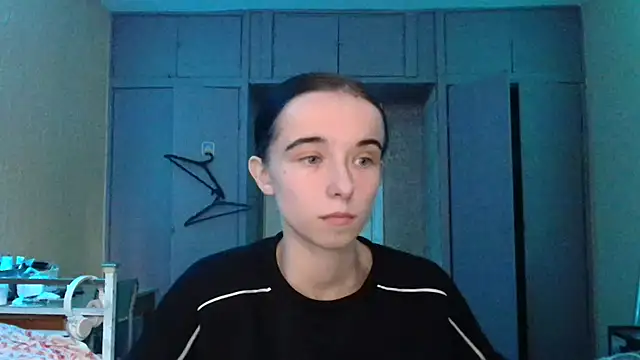 Snapshot of Emilia_Light chatting on 10.17.25 Emilia Light online show from 10.17.25