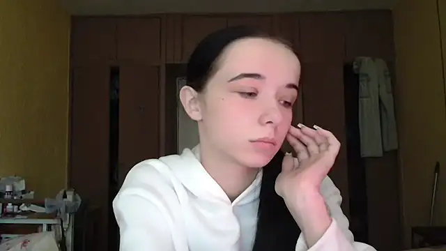 Snapshot of Emilia_Light chatting on 10.20.25 Emilia Light online show from 10.20.25