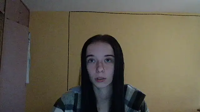 Snapshot of Emilia_Light chatting on 10.23.25 Emilia Light online show from 10.23.25