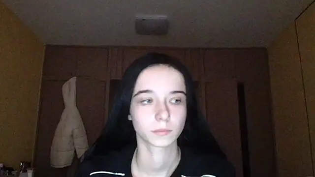 Snapshot of Emilia_Light chatting on 11.04.25 Emilia Light online show from 11.04.25