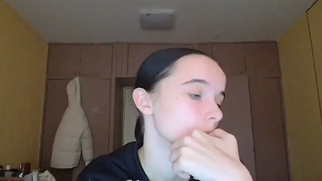 Snapshot of Emilia_Light chatting on 11.05.25 Emilia Light online show from 11.05.25