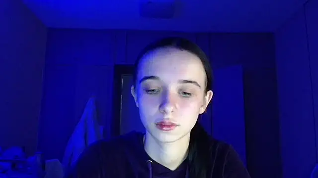 Snapshot of Emilia_Light chatting on 11.12.25 Emilia Light online show from 11.12.25