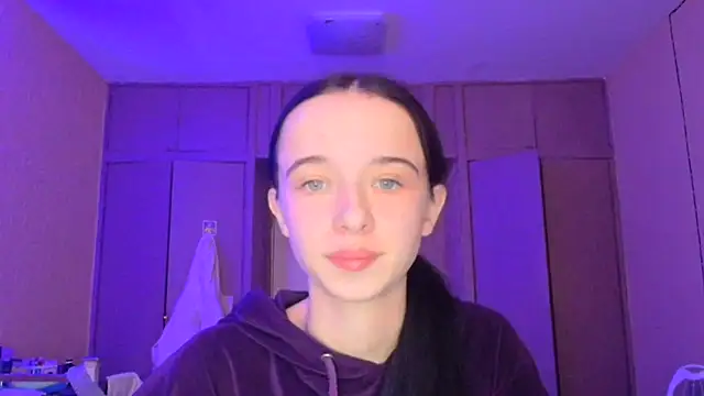 Snapshot of Emilia_Light chatting on 11.14.25 Emilia Light online show from 11.14.25