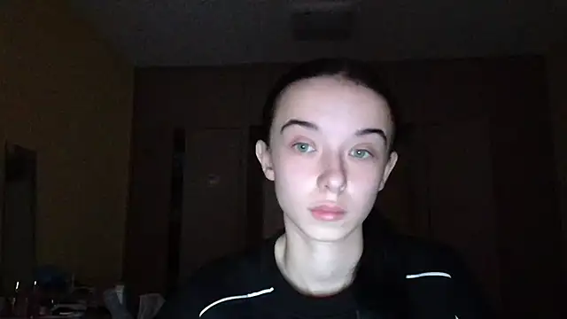 Snapshot of Emilia_Light chatting on 11.19.25 Emilia Light online show from 11.19.25