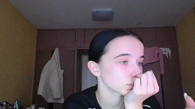 Emilia Light online show from 11.25.25