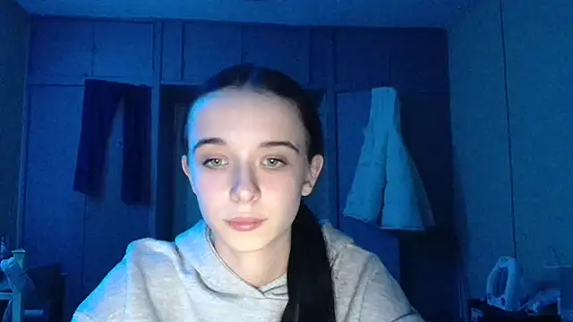 Emilia Light online show from 12.20.25