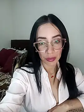 Snapshot of YaraDuartee chatting on 03.29.26 YaraDuartee online show from 03.29.26