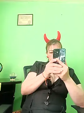 VANESSA  01 online show from 11.01.25