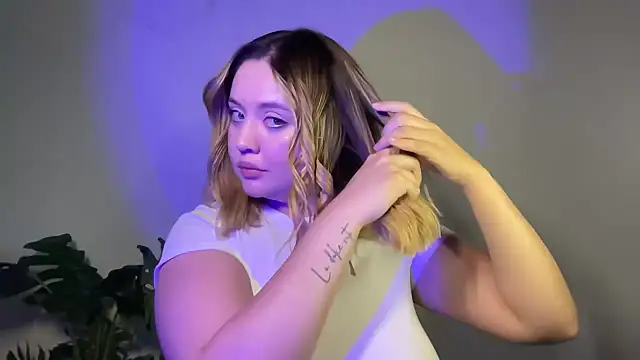 Snapshot of Angelina_velvett chatting on 10.10.25 Angelina velvett online show from 10.10.25