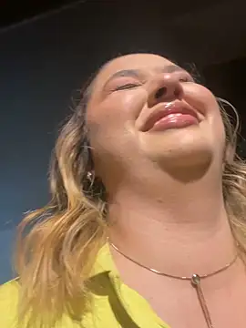 Snapshot of Angelina_velvett chatting on 10.22.25 Angelina velvett online show from 10.22.25