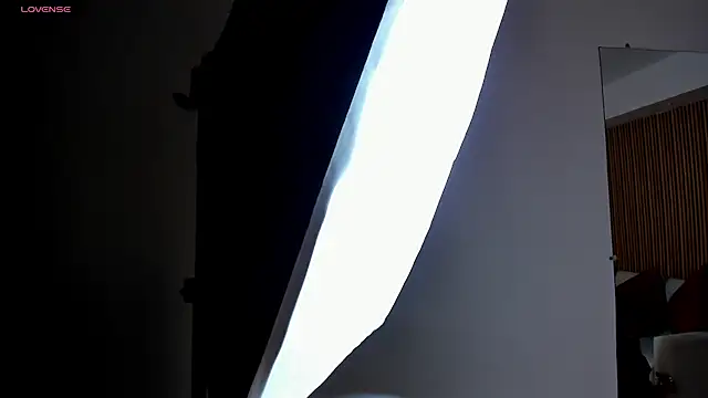 Caroline Millerr online show from 11.29.25