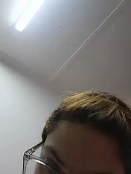 Snapshot of Sexyyeyes244 chatting on 10.10.25 Sexyyeyes244 online show from 10.10.25