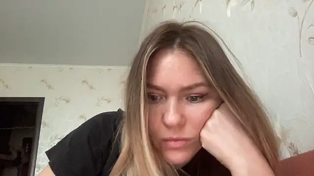 Snapshot of Milysoren chatting on 02.22.26 Milysoren online show from 02.22.26