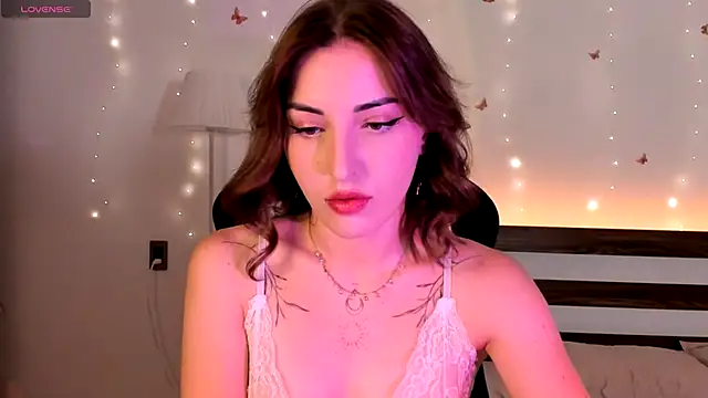 Snapshot of AmyVilvet_ chatting on 11.04.25 AmyVilvet online show from 11.04.25