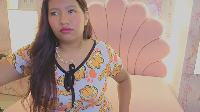 Snapshot of Sharon_Curvy chatting on 10.10.25 Sharon Curvy online show from 10.10.25