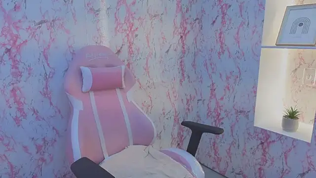 Snapshot of Sharon_Curvy chatting on 11.09.25 Sharon Curvy online show from 11.09.25