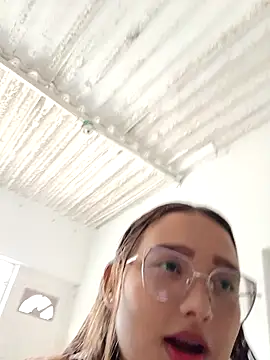 Snapshot of young_dairy01 chatting on 10.01.25 young dairy01 online show from 10.01.25