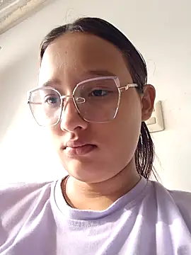 Snapshot of young_dairy01 chatting on 10.02.25 young dairy01 online show from 10.02.25