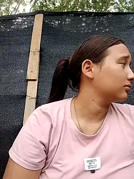 Snapshot of young_dairy01 chatting on 10.27.25 young dairy01 online show from 10.27.25