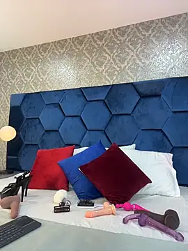 Angelina Roa online show from 04.17.26