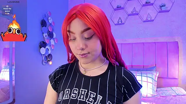 Snapshot of MAGIC_VERA chatting on 10.13.25 MAGIC VERA online show from 10.13.25