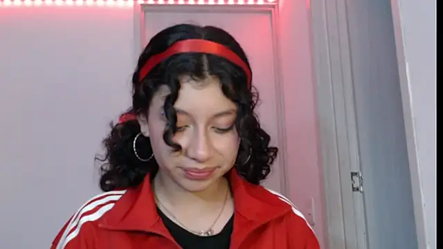 Ivonnybonn online show from 10.17.25