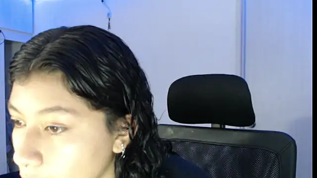 Ivonnybonn online show from 10.21.25