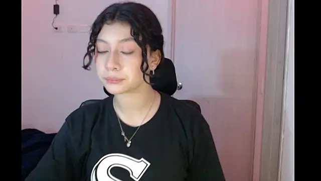 Ivonnybonn online show from 11.20.25